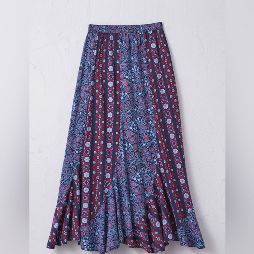 🌻Coldwater Creek Floral Patterned Blue and Red Skirt